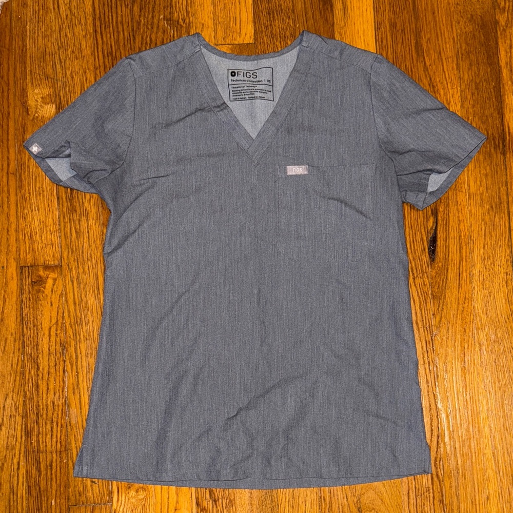 Figs Women's Gray V-Neck Short Sleeve Tee